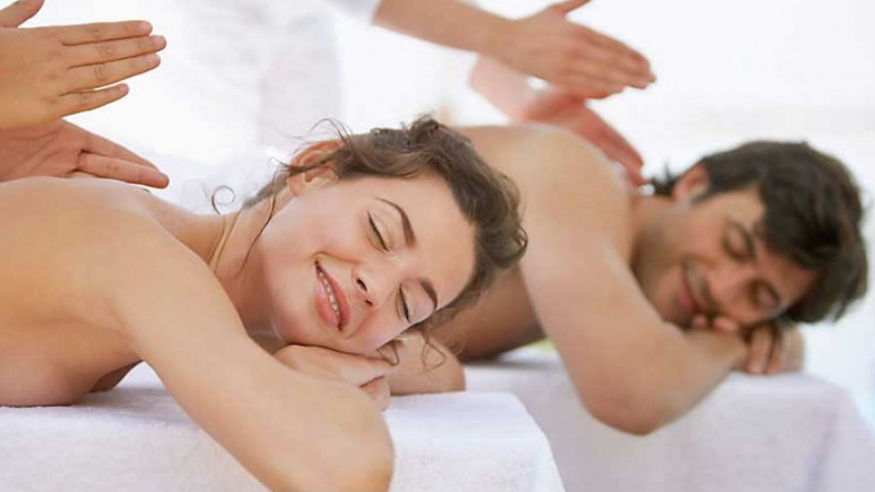Couples massage